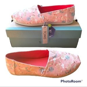 Toms “Cow jumped over the moon” print Alpargata